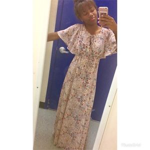 🌸 Floral forever21 maxi dress!! 👗🌸